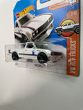 Hot Wheels 1/64 Datsun 620 Short Card White - Damaged Card