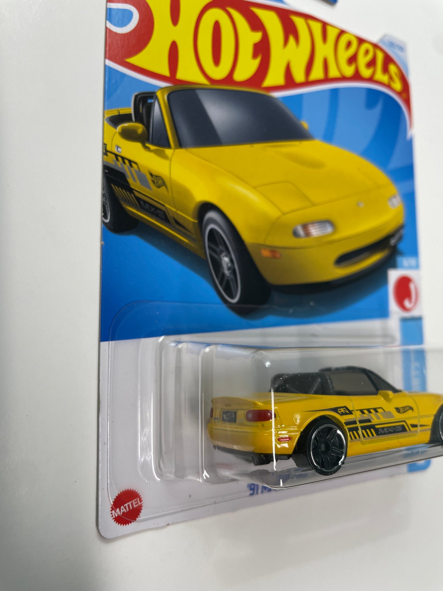 Hot Wheels 1/64 '91 Mazda MX-5 Miata Yellow