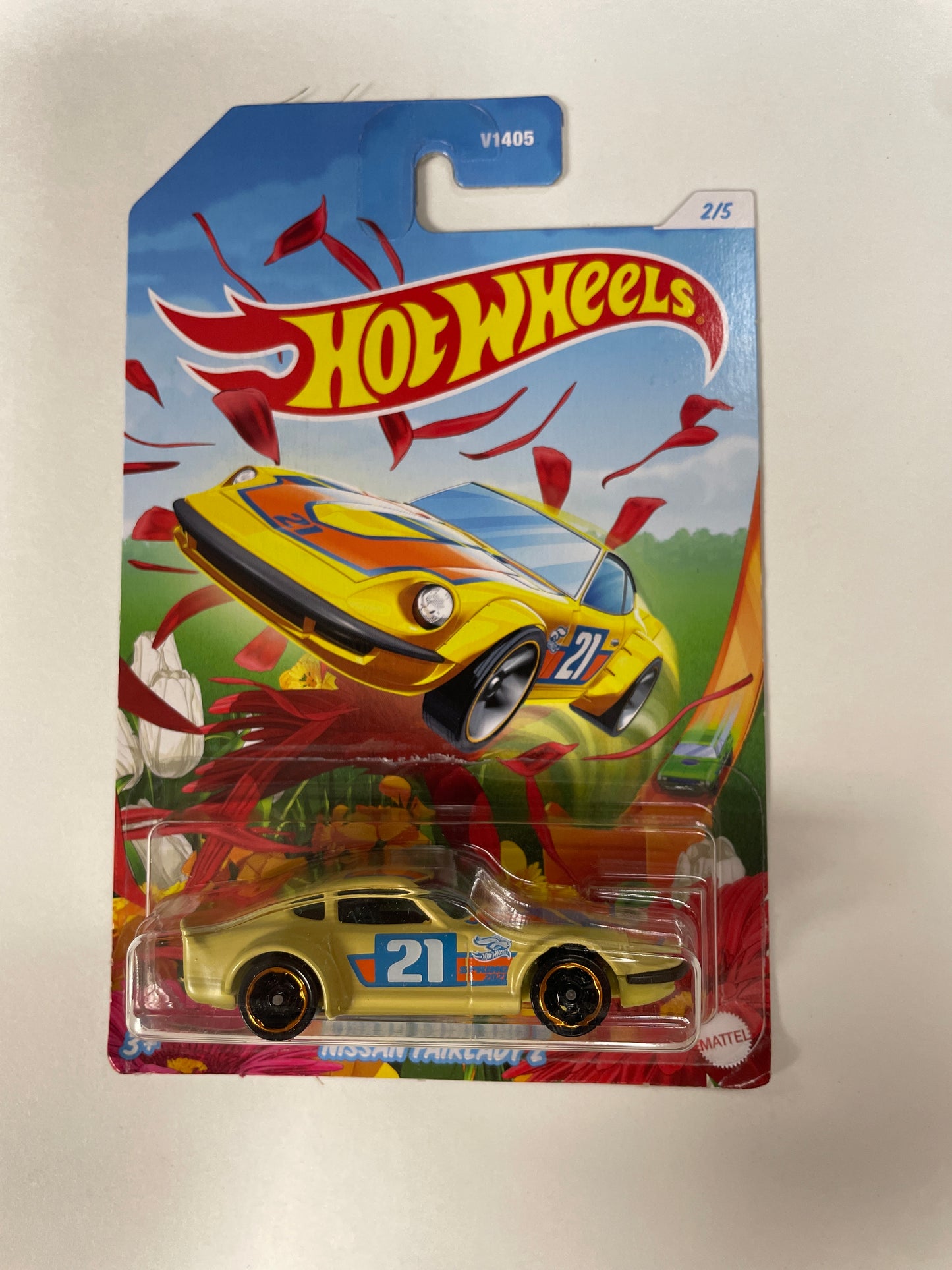 Hot Wheels 1/64 Spring Nissan Fairlady Z Yellow - Damaged Card