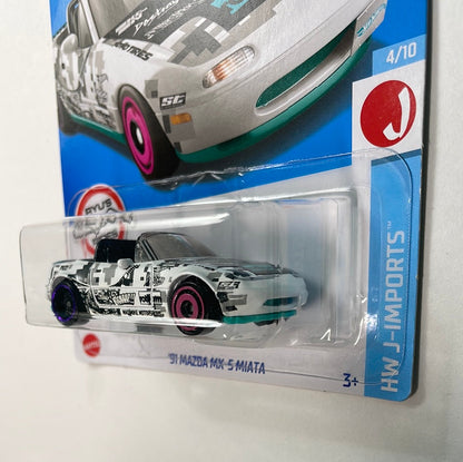 *Japan Card* Hot Wheels 1/64 ‘91 Mazda MX-5 Miata White - Damaged Card