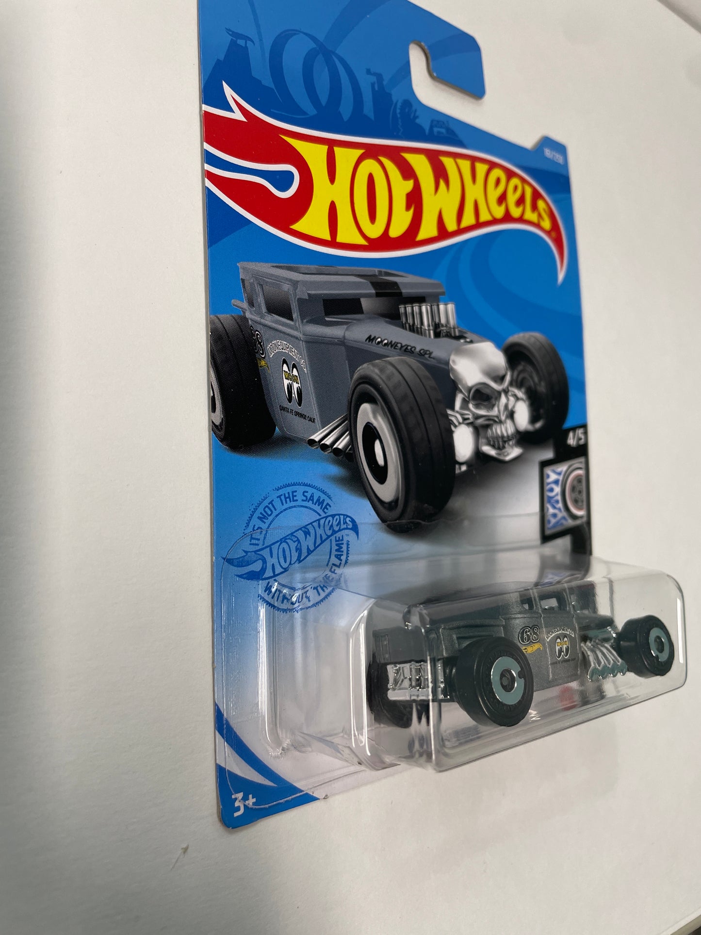 Hot Wheels 1/64 Bone Shaker Mooneyes Grey - Damaged Box