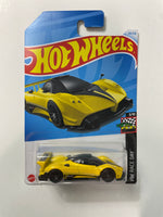 Hot Wheels 1/64 Pagani Zonda R Yellow - Damaged Card