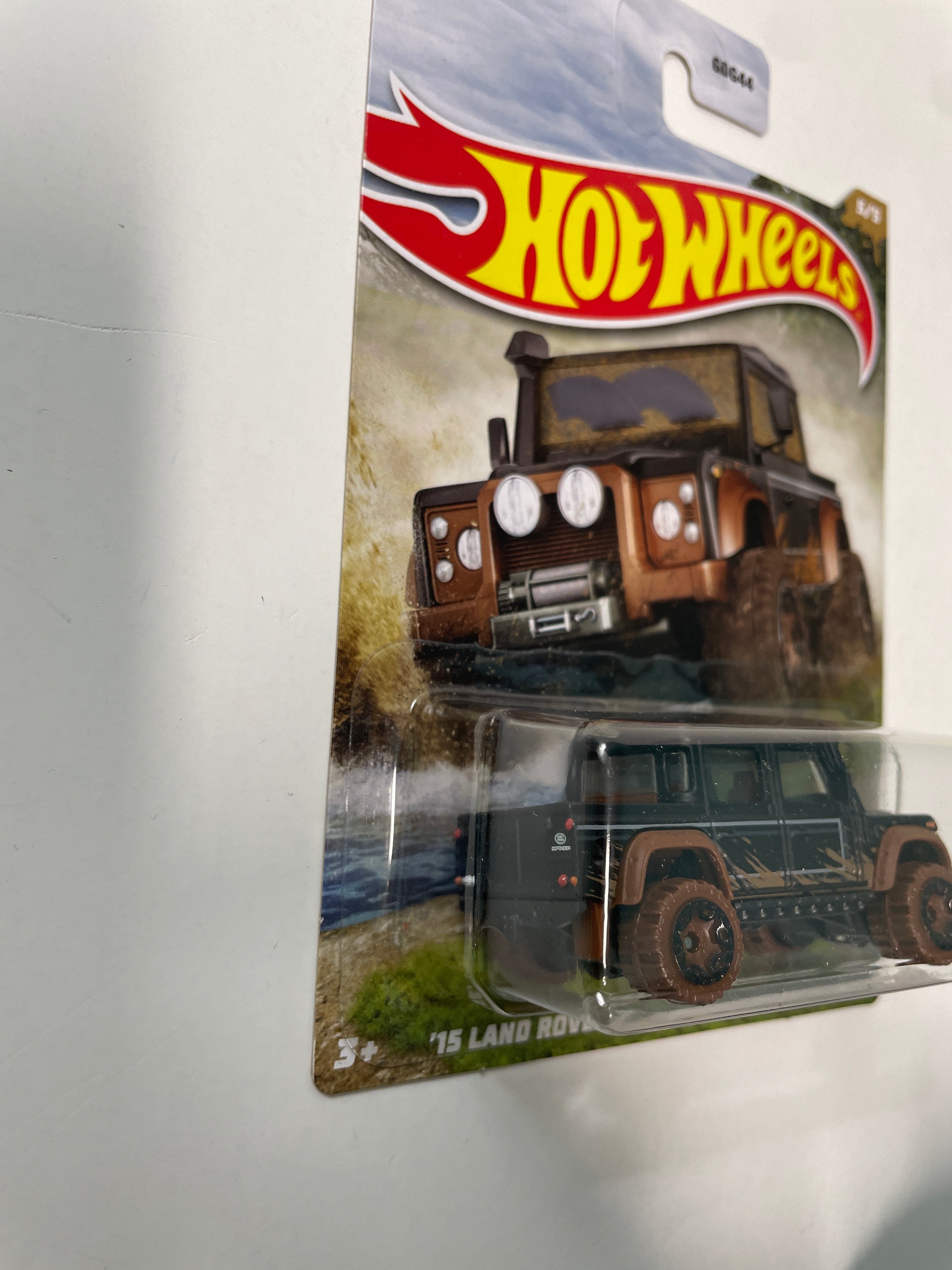 Hot Wheels 1/64 Mud Runners '15 Land Rover Defender Double Cab