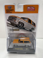 M2 Machines 1/64 Mijo Exclusives 1973 Chevrolet K5 Blazer Orange & Grey