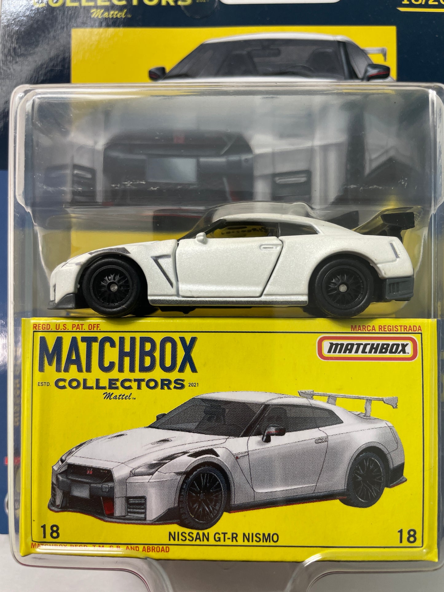 Matchbox Collectors 1/64 Nissan GT-R Nismo White - GRK20 - Damaged Box