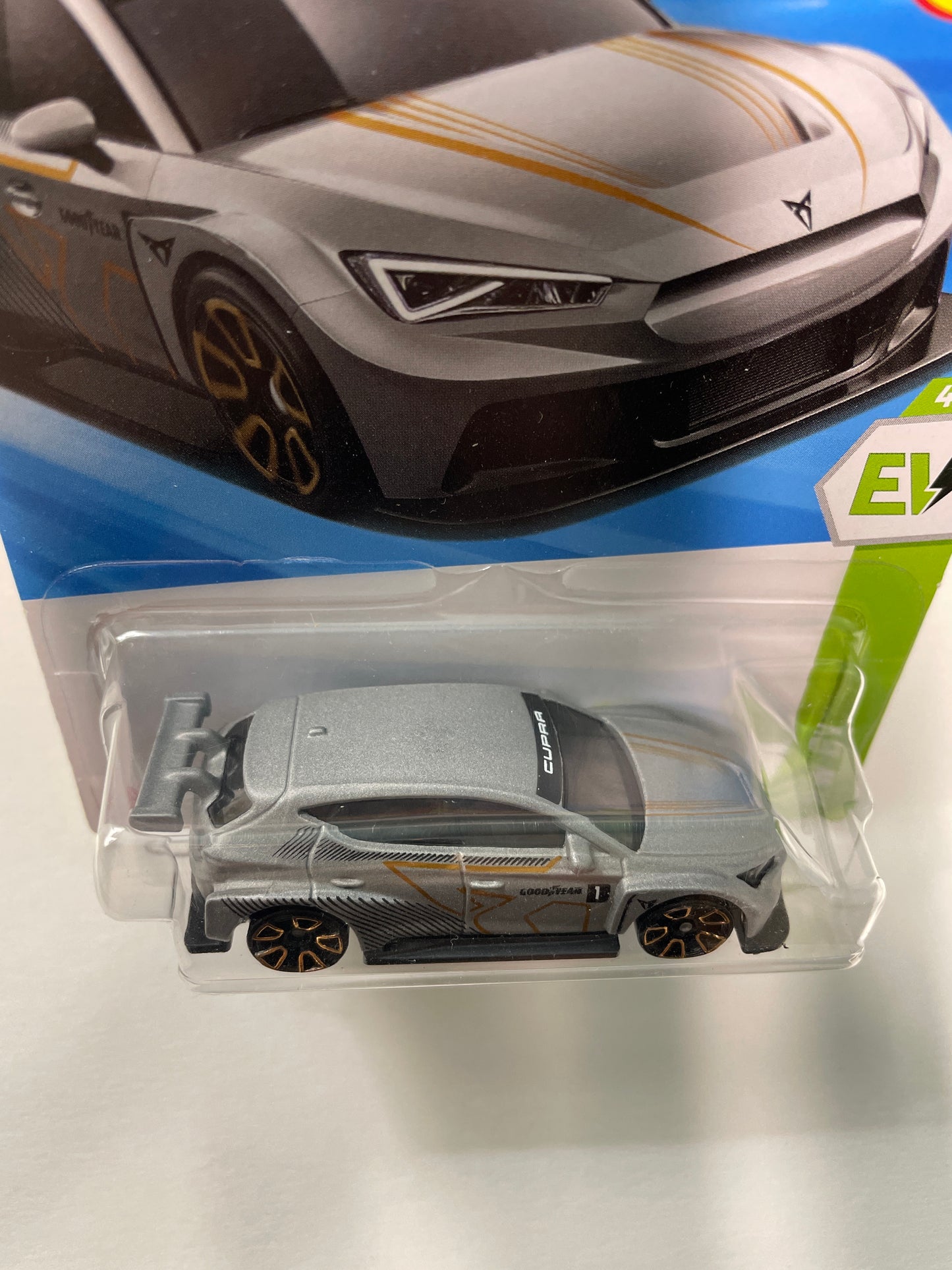 Hot Wheels 1/64 Cupra e-Racer Grey