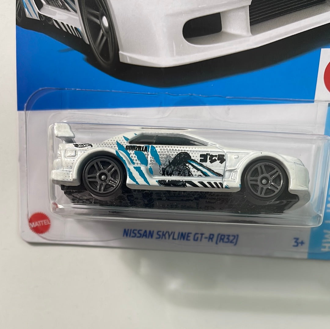 Hot Wheels 1/64 Godzilla Nissan Skyline GT-R (R32) White