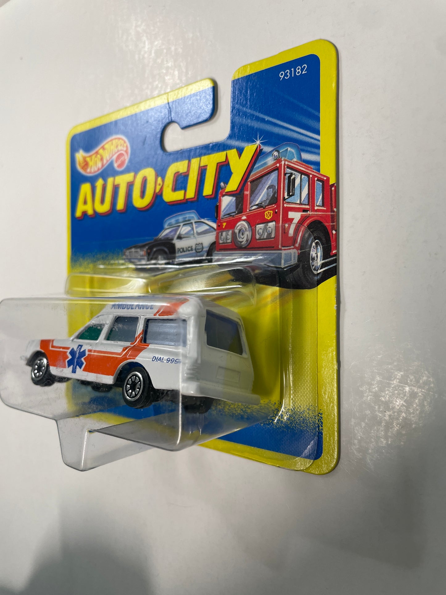Hot Wheels 1/64 Auto City Mercedes-Benz 220D Ambulance White - Damaged Box