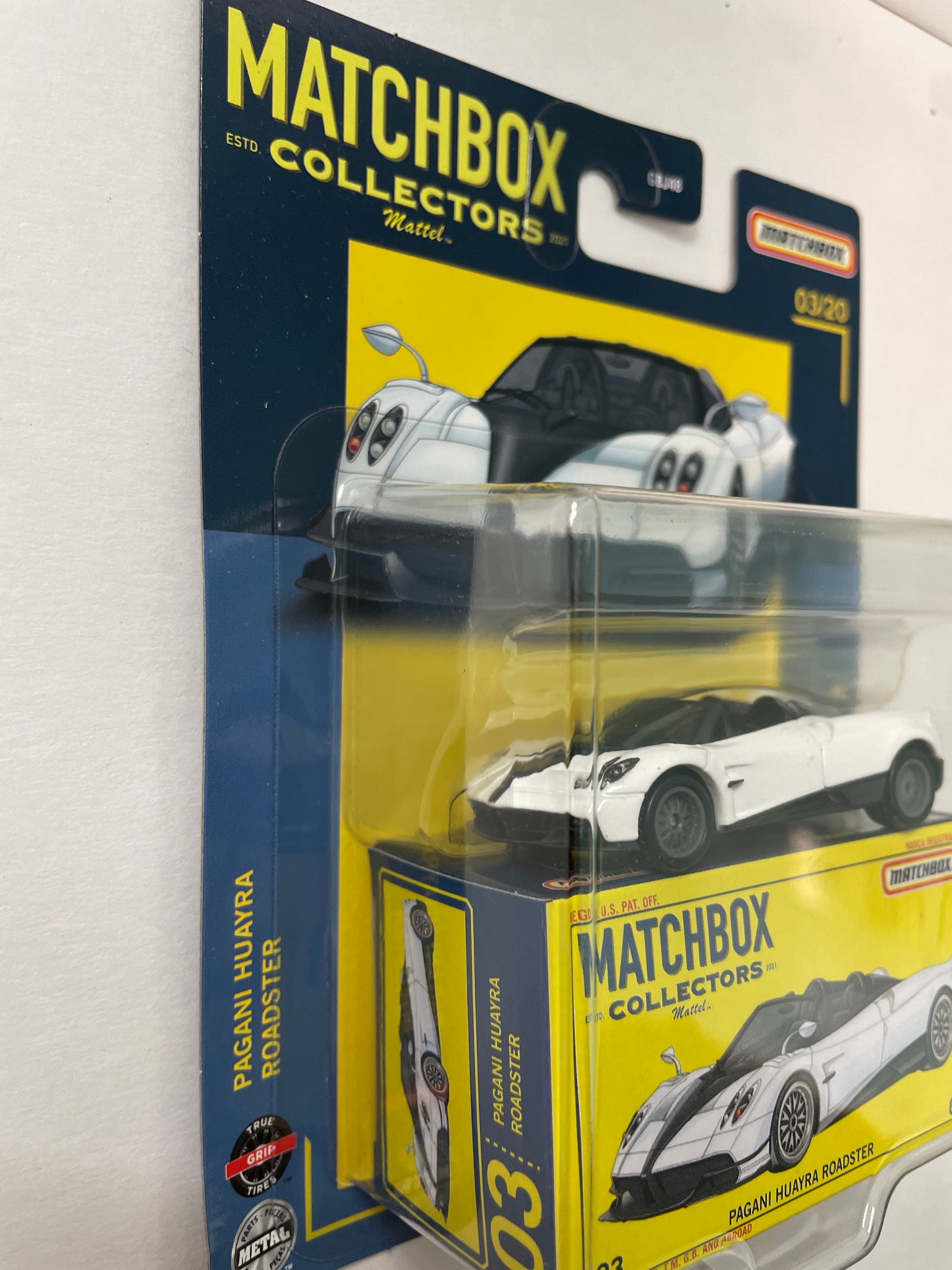 Matchbox Collectors 1/64 Pagani Huayra Roadster White - HFL77