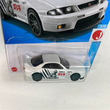 Hot Wheels 1/64 Godzilla Nissan Skyline GT-R (BCNR33) White