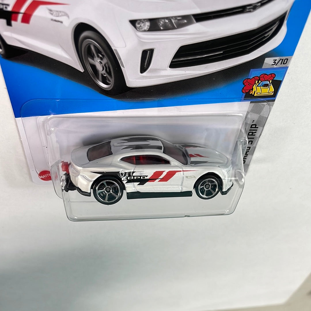 Hot Wheels 1/64 ‘18 Copo Camaro SS White