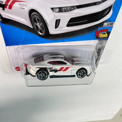 Hot Wheels 1/64 ‘18 Copo Camaro SS White