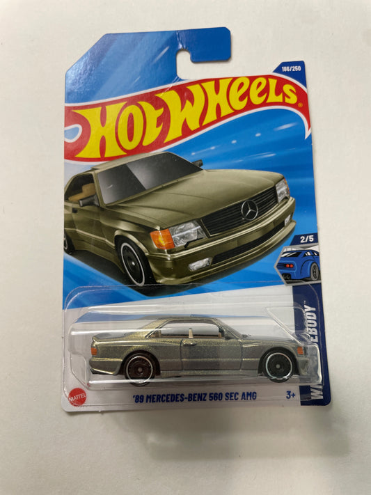Hot Wheels 1/64 ‘89 Mercedes-Benz 560 Sec AMG Silver/Gold - Damaged Box