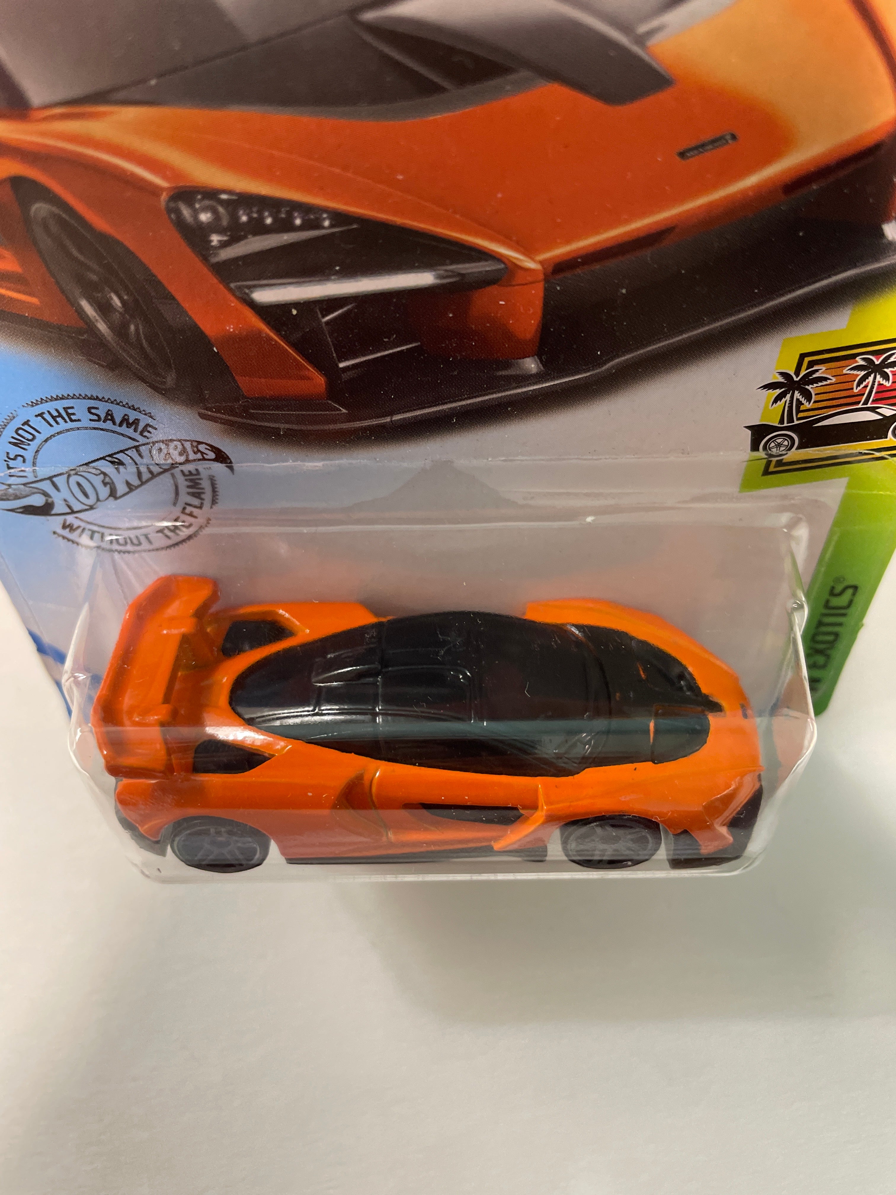 Hot Wheels 1/64 Forza Horizon 4 Mclaren Senna Orange - Damaged Box