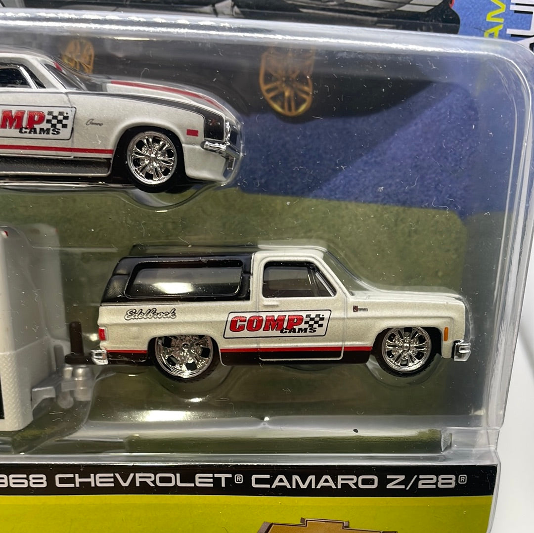Maisto Design 1/64 Team Haulers 1979 Chevrolet K5 Blazer/ 1968 Chevrolet Camaro Z/28 White - Damaged Card