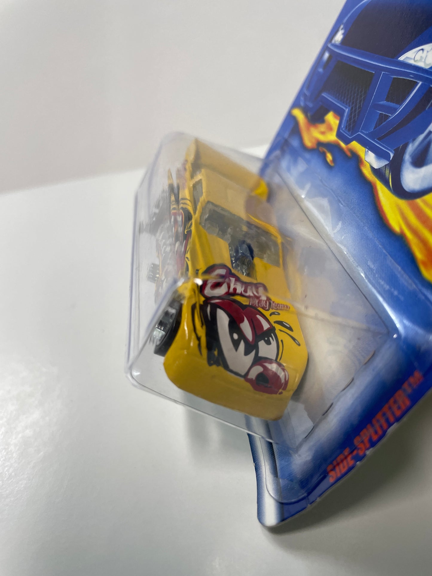 Hot Wheels 1/64 Side-Splitter Yellow - Damaged Box