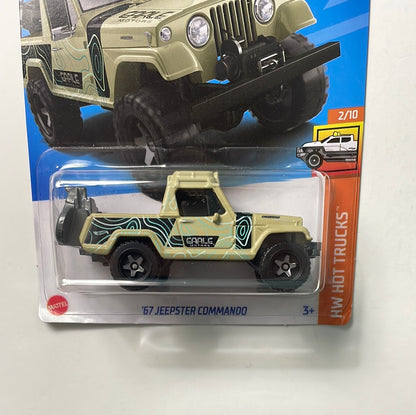 Hot Wheels 1/64 ‘67 Jeepster Commando Green