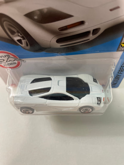 Hot Wheels 1/64 Best Buy McLaren F1 White - Damaged Box