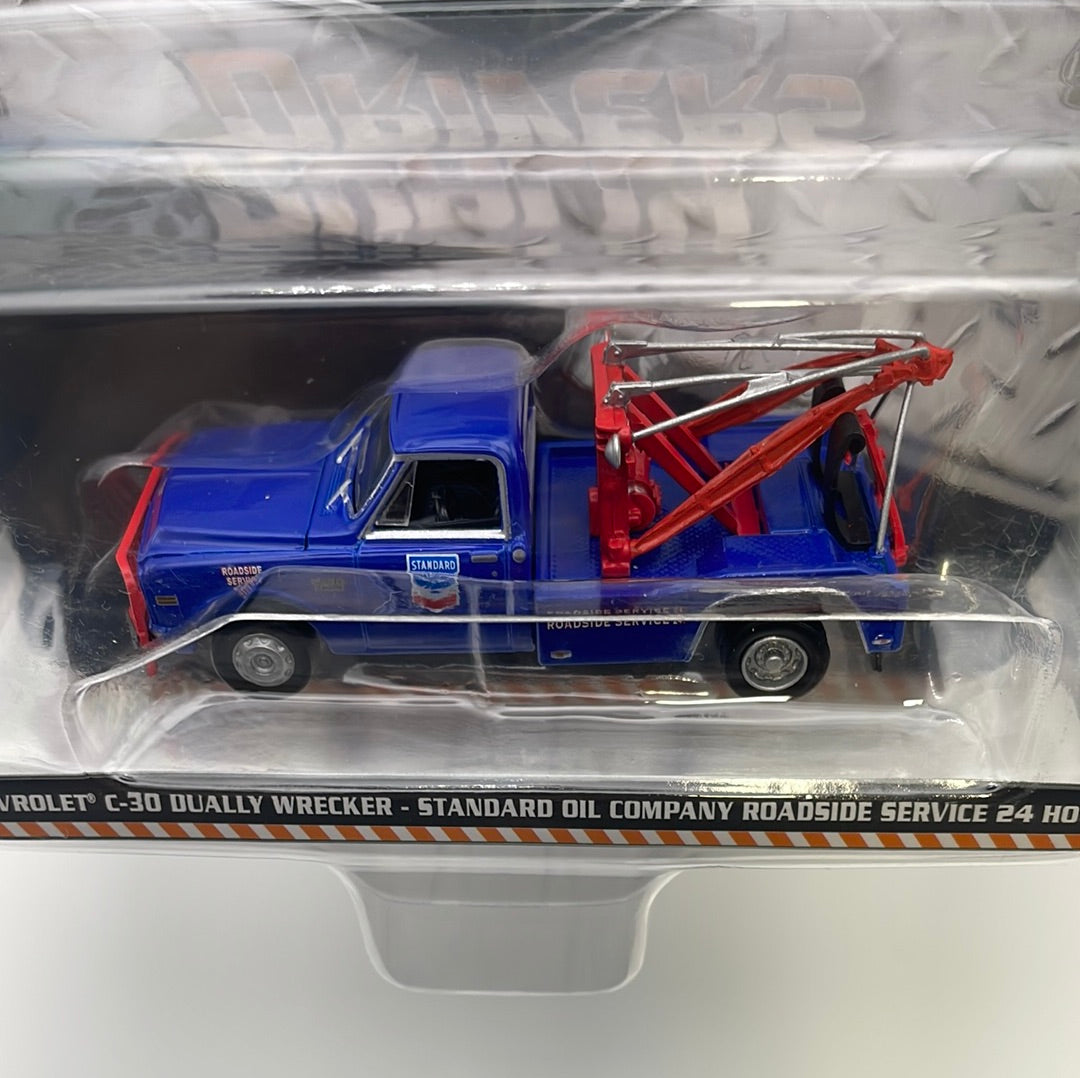 Greenlight 1/64 Dually Drivers 1969 Chevrolet C-30 Dually Wrecker - Standard Oil Company Roadside Service 24 Hour Blue