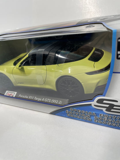 Maisto 1/18 Porsche 911 Targa 4 GTS (992.2) yellow