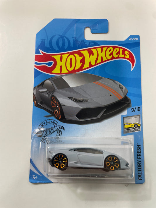 Hot Wheels 1/64 Lamborghini Huracan Grey - Damaged Box