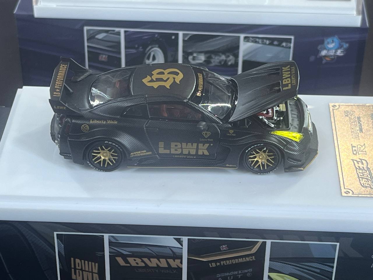 Demon King Auto 1/64 2025 Auto Expo Singapore Nissan GTR R35 LBWK RR Black & Gold
