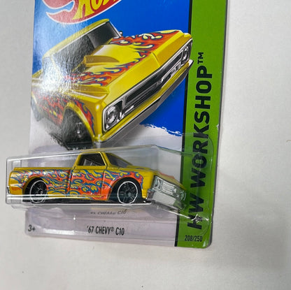 Hot Wheels 1/64 ‘67 Chevy C10 Yellow - Damaged Box