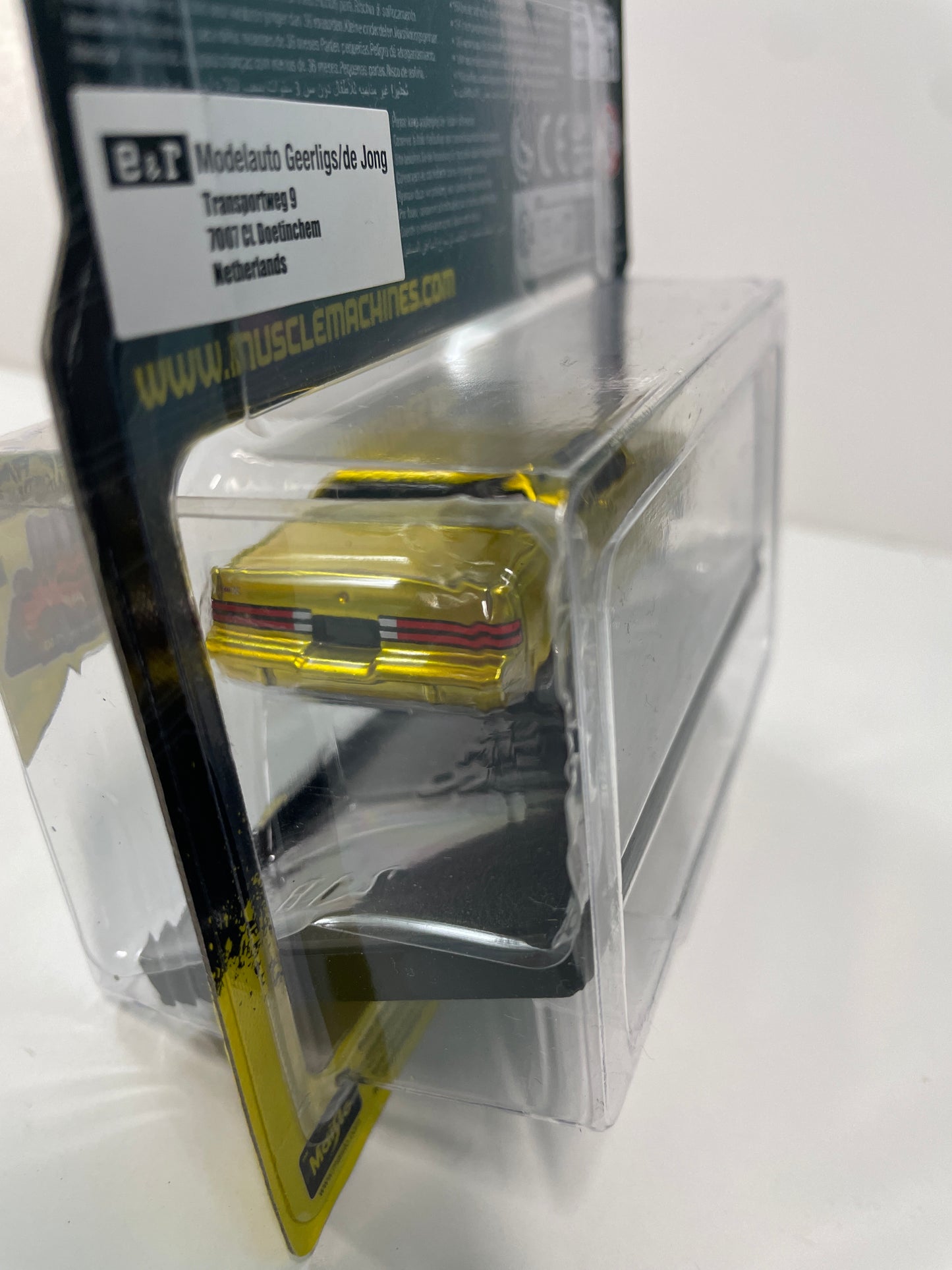 Maisto Muscle Machines 1/64 1987 Buick GNX Gold - 15536-15555