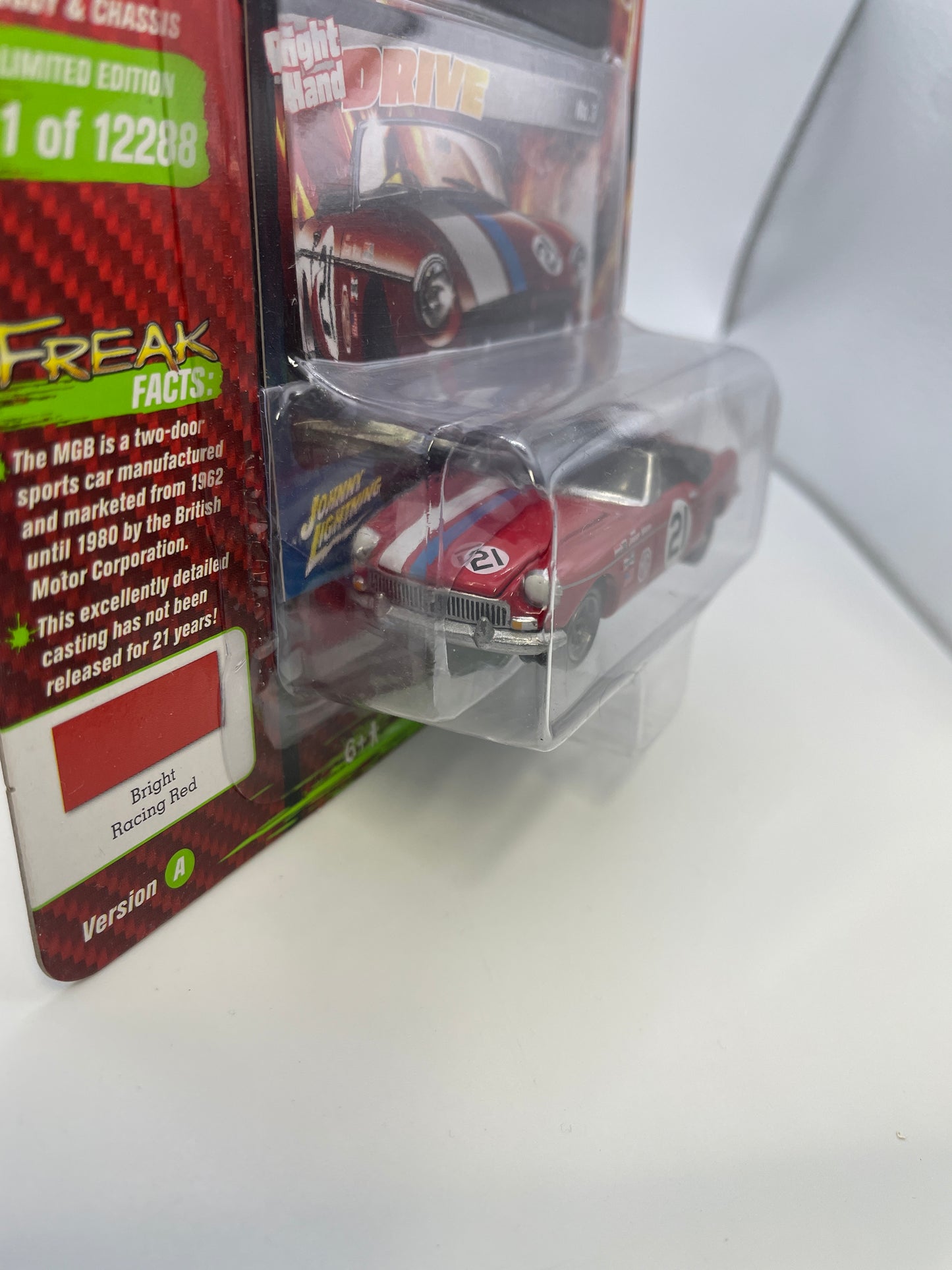 Johnny Lightning 1/64 Street Freaks Import Heat 1963 MG MGB Red