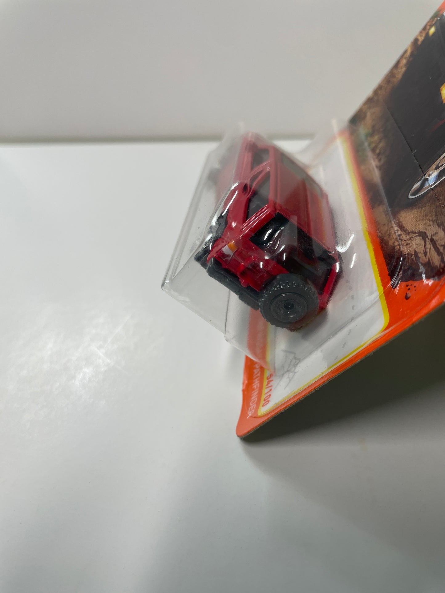 Matchbox 1/64 1985 Nissan Pathfinder Red