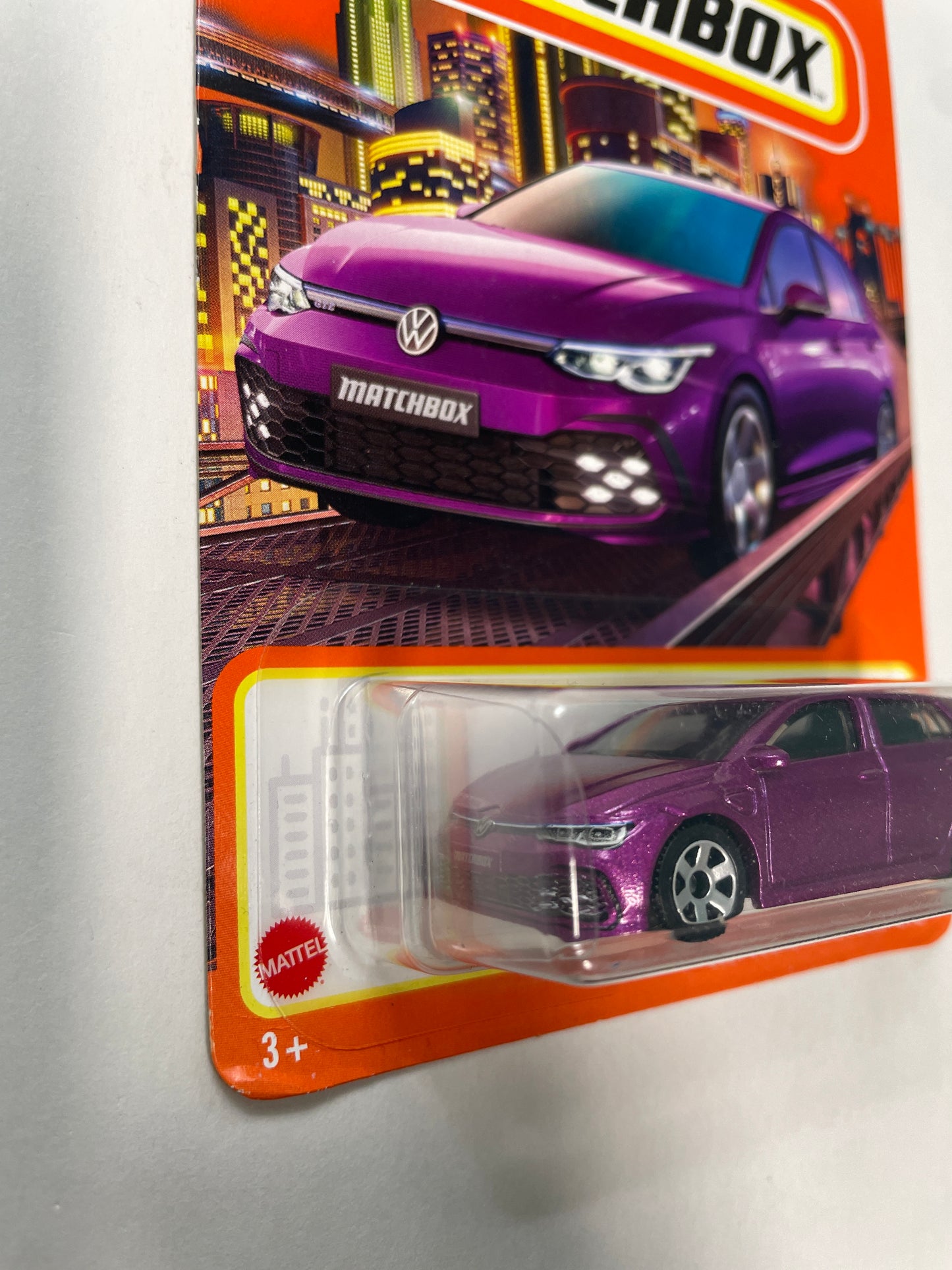 Matchbox 1/64 2021 Volkswagen Golf GTE Purple - Damaged Box