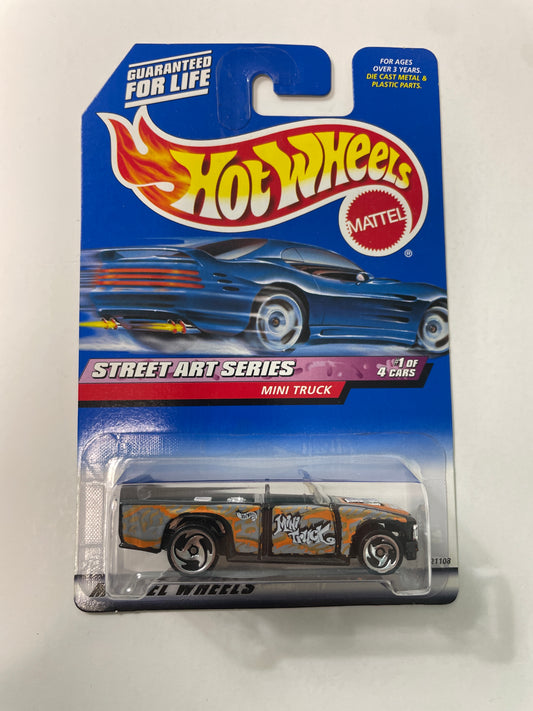 Hot Wheels 1/64 Mini Truck Black - Damaged Box