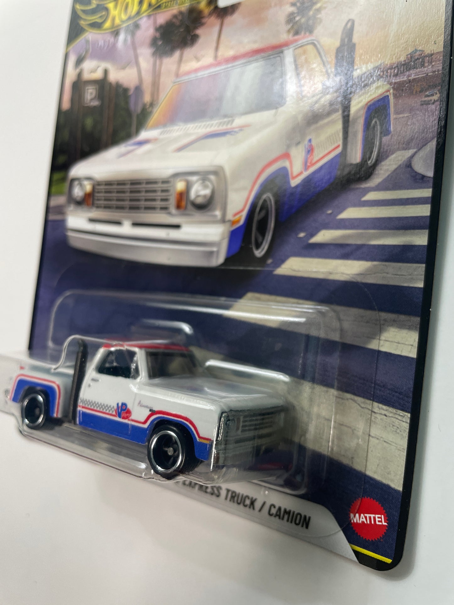 Hot Wheels 1/64 2026 Boulevard Mix F 1978 Dodge Li'L Express Truck/ Camion White & Blue - JHW27