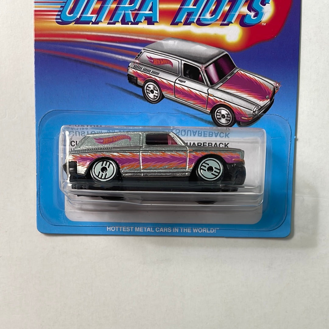 Hot Wheels 1/64 Ultra Hots Custom ‘69 Volkswagen Squareback Pink