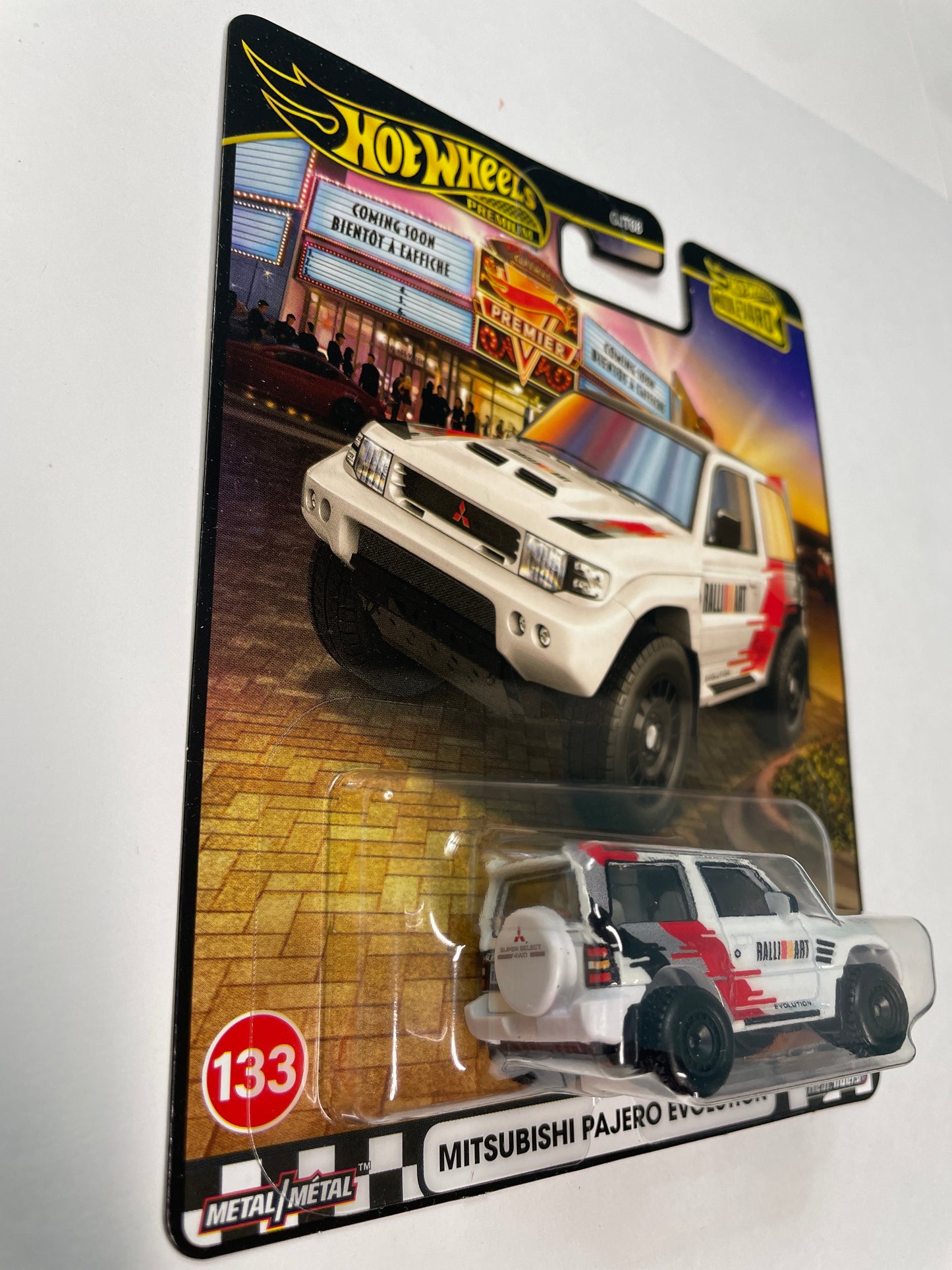Hot Wheels 1/64 2025 Boulevard Mix D Mitsubishi Pajero Evolution White - JBL26