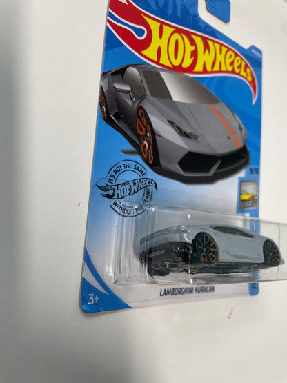 Hot Wheels 1/64 Lamborghini Huracan Grey - Damaged Box