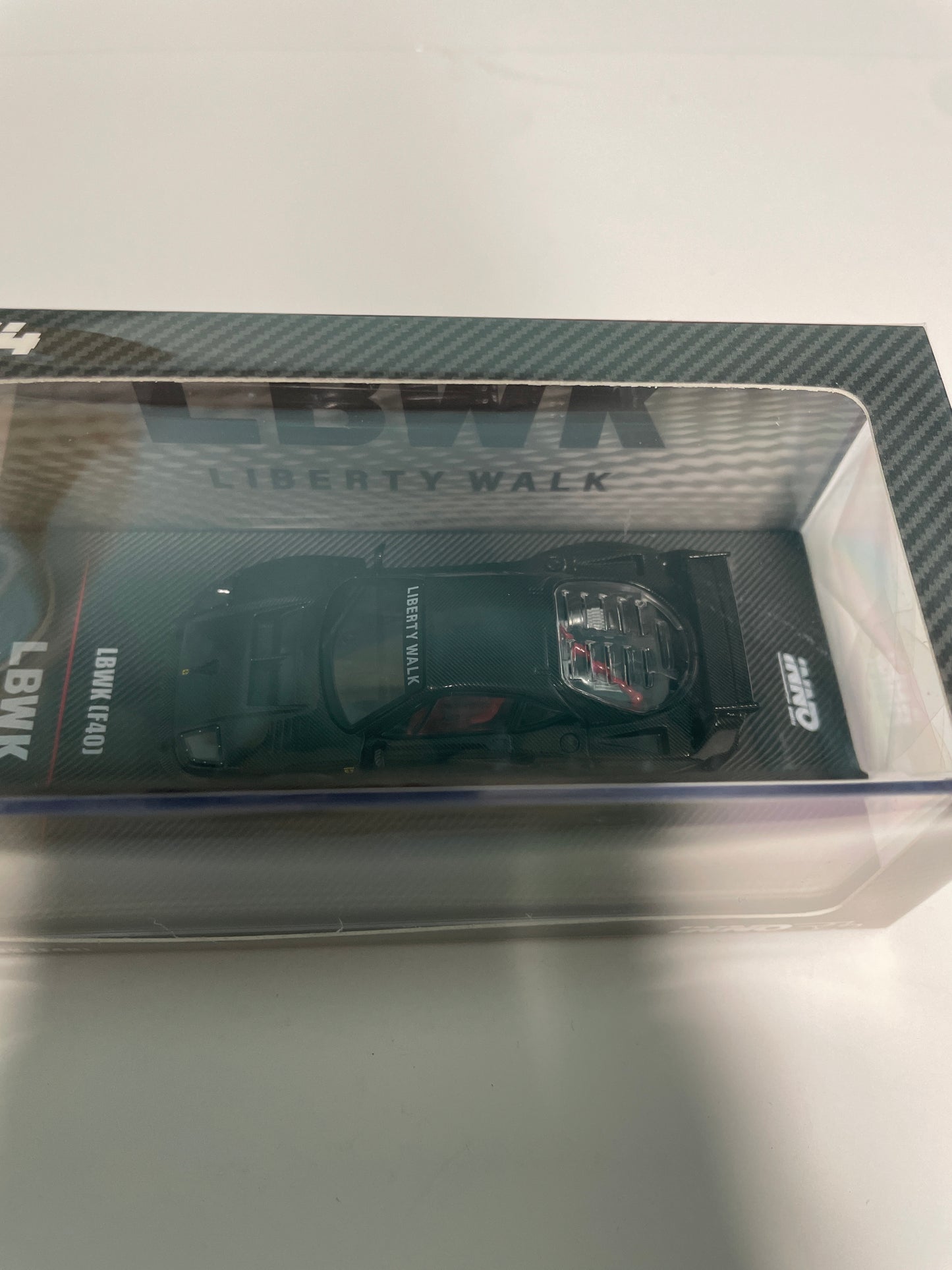 Inno64 1/64 LBWK (F40) Black Full Carbon - IN64-LBWKF40-FC