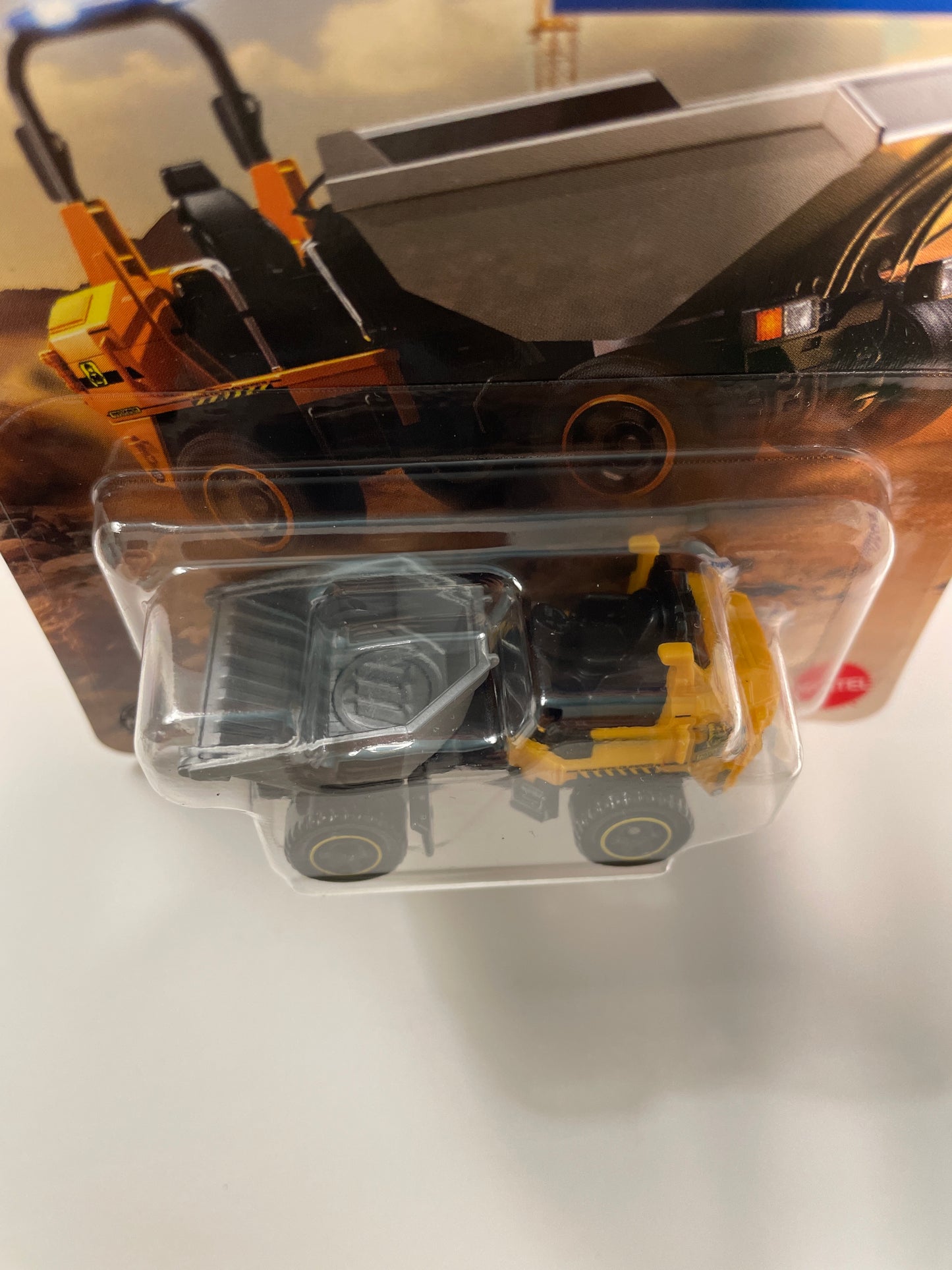 Matchbox 1/64 MBX Lil’ Dumper Yellow