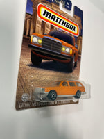 Matchbox 1/64 Germany Mercedes-Benz W 123 Wagon Orange