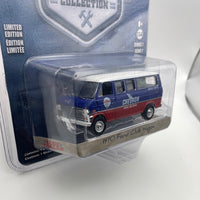 1/64 Greenlight Blue Collar Collection 1970 Ford Club Wagon Blue