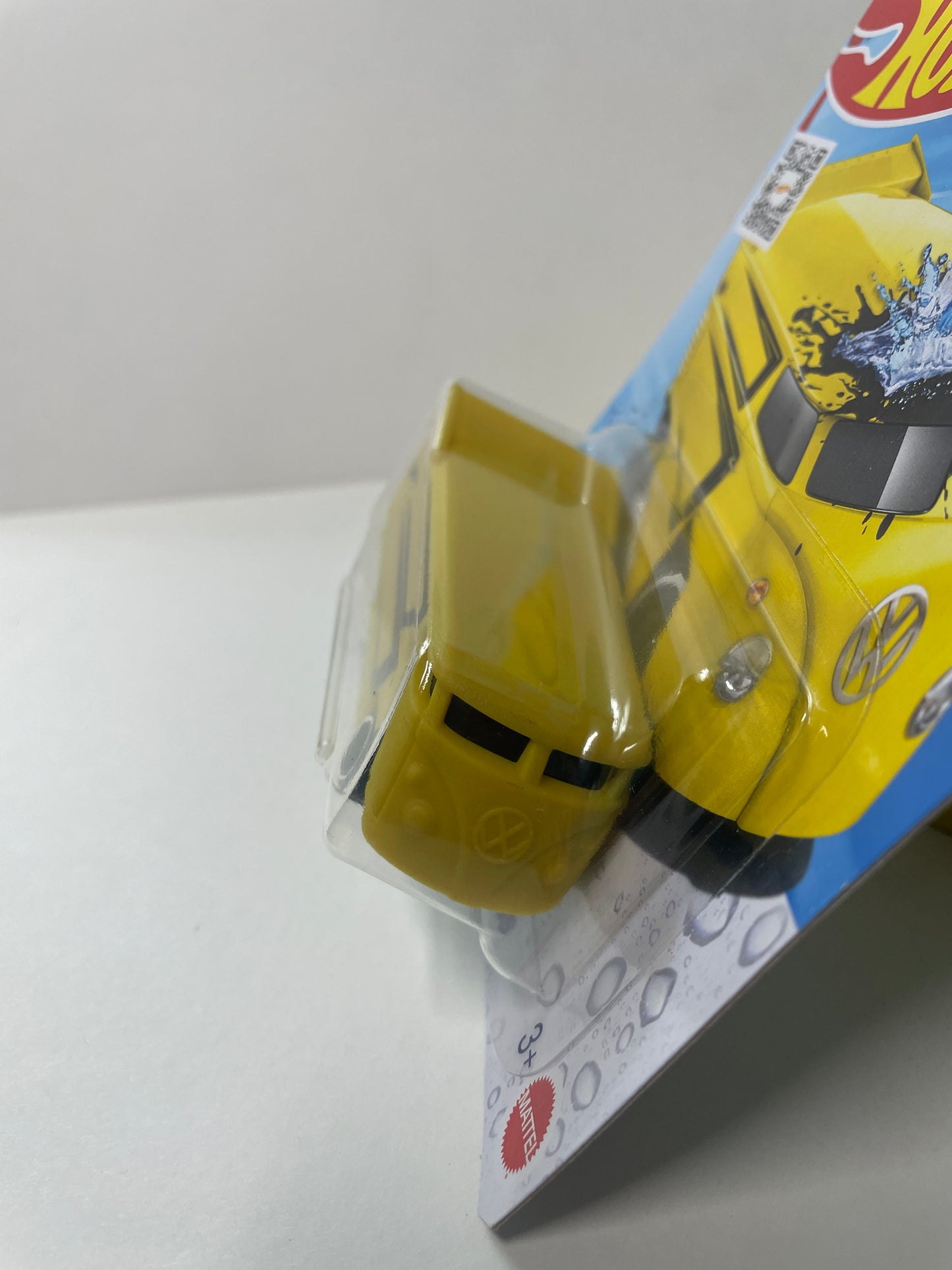 Hot Wheels 1/64 Color Shifters Volkswagen Drag Bus Yellow