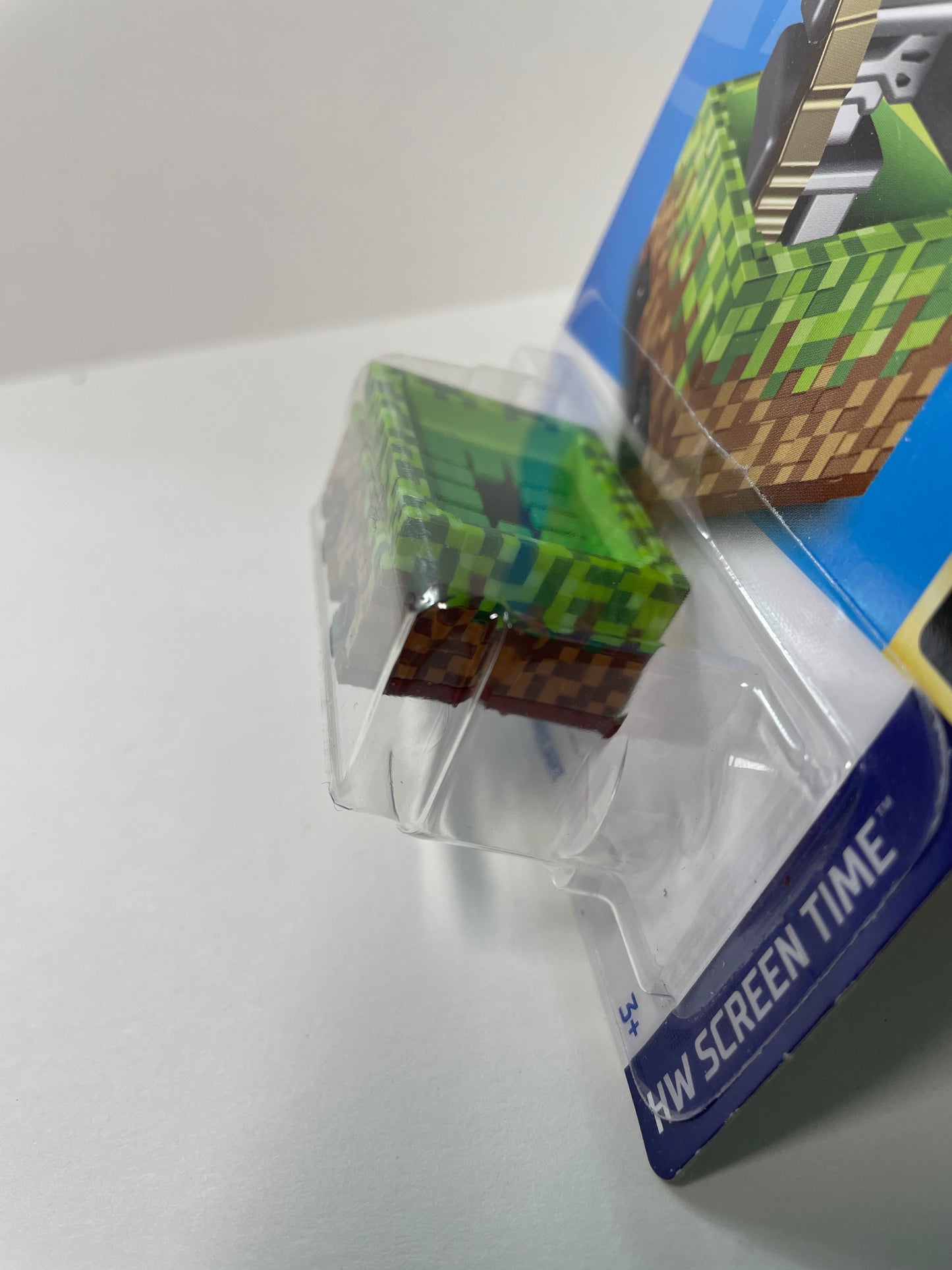 Hot Wheels 1/64 Minecraft Minecart Green - Damaged Box