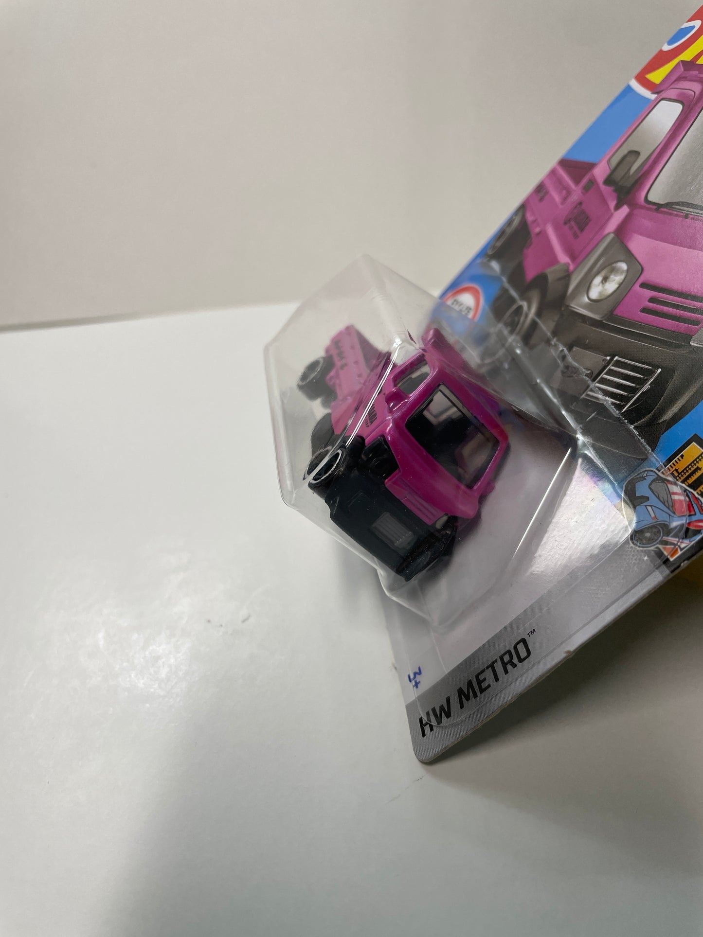 Hot Wheels 1/64 Mighty K Pink - Damaged Box