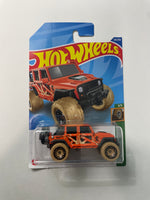 Hot Wheels 1/64 Treasure Hunt ‘17 Jeep Wrangler - Damaged Card