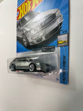 Hot Wheels 1/64 Zamac ‘94 Audi Avant RS2