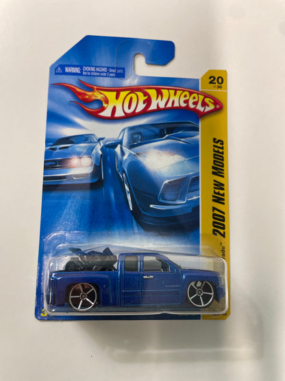 Hot Wheels 1/64 Chevy Silverado Blue - Damaged Box