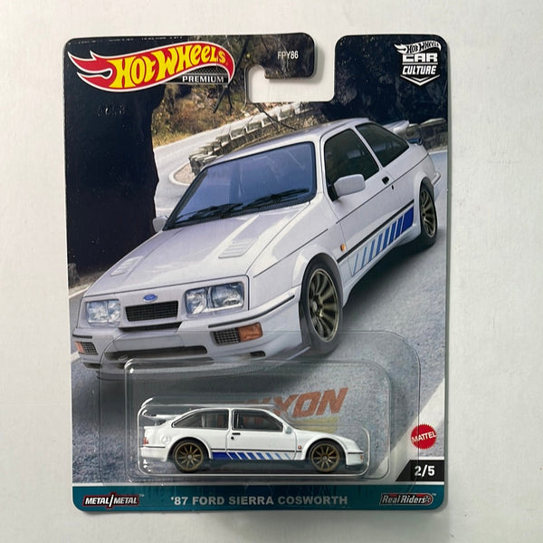 Hot Wheels 1/64 Car Culture Canyon Warriors ‘87 Ford Sierra Cosworth White - Damaged Box