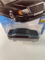 Hot Wheels 1/64 Mercedes-Benz 500 E Black