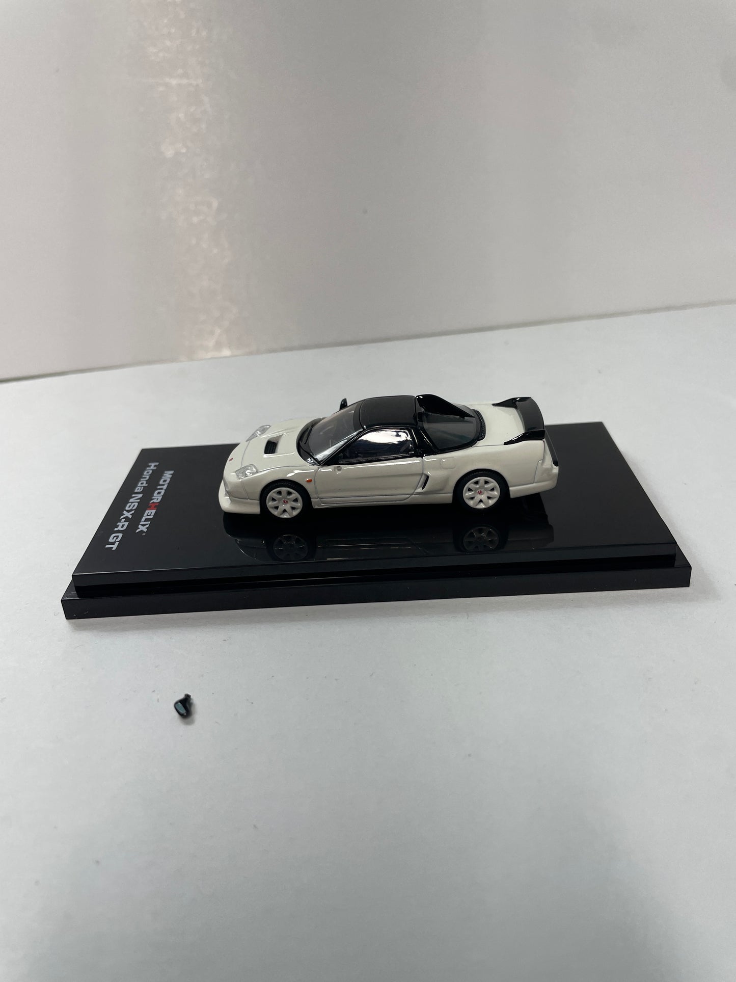 Motorhelix 1/64 Honda NSX-R GT Championship White - M65521 - Damaged Car (Read description)