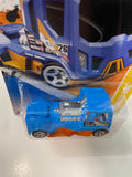Hot Wheels 1/64 Rennen Rig Blue - Damaged Card
